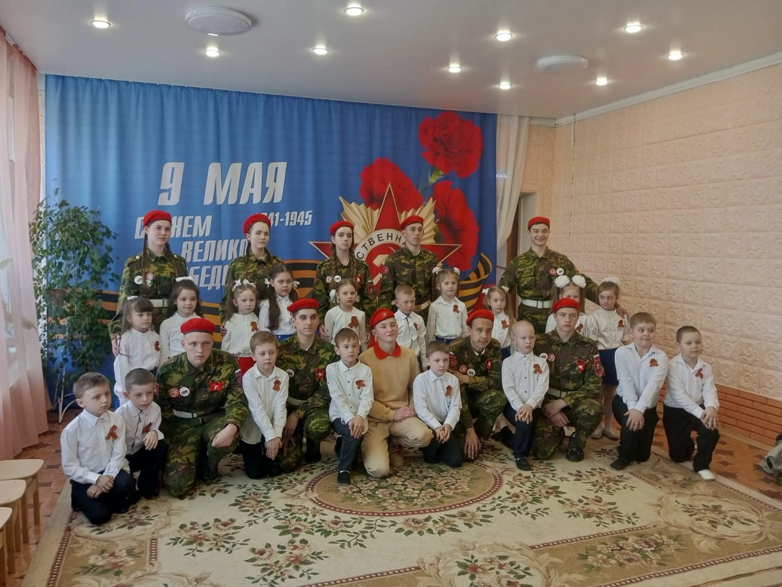 Юнармейский  отряд  выступил с показательным выступлением для воспитанников детского сада №8.